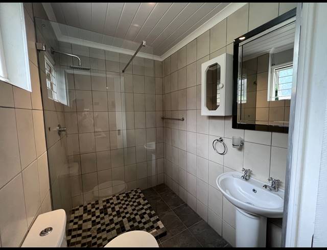 0.5 BEDROOM APARTMENT TO LET IN TABLE VIEW